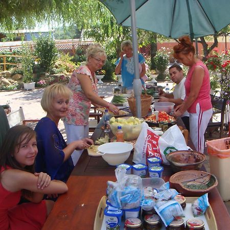 Holiday Vendeghaz Es Szabadidokert Jardanhaza Εξωτερικό φωτογραφία