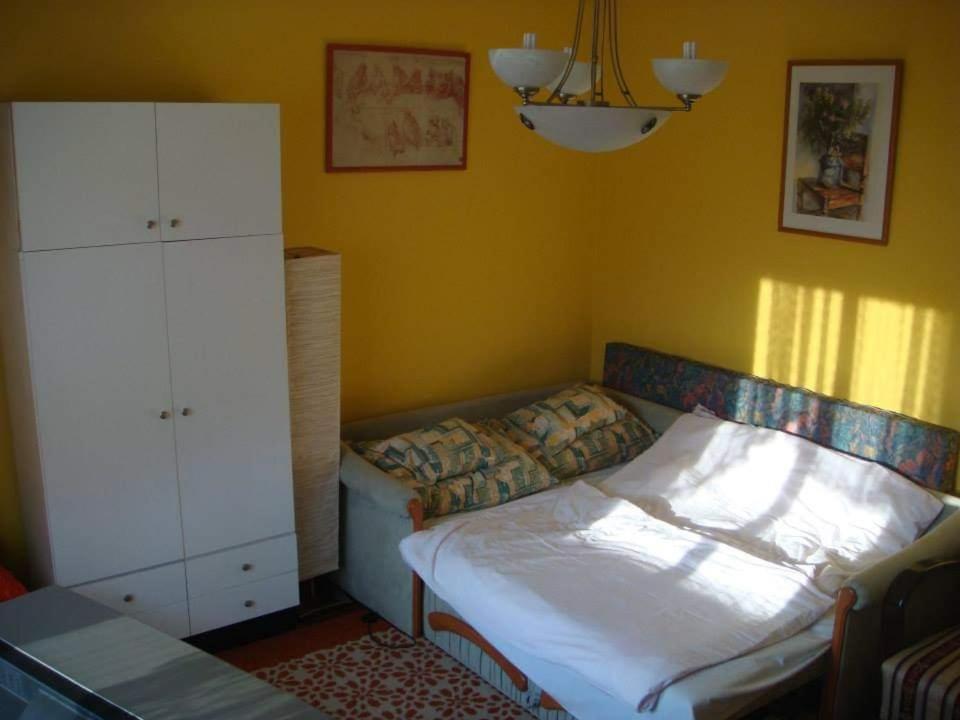 Holiday Vendeghaz Es Szabadidokert Jardanhaza Εξωτερικό φωτογραφία