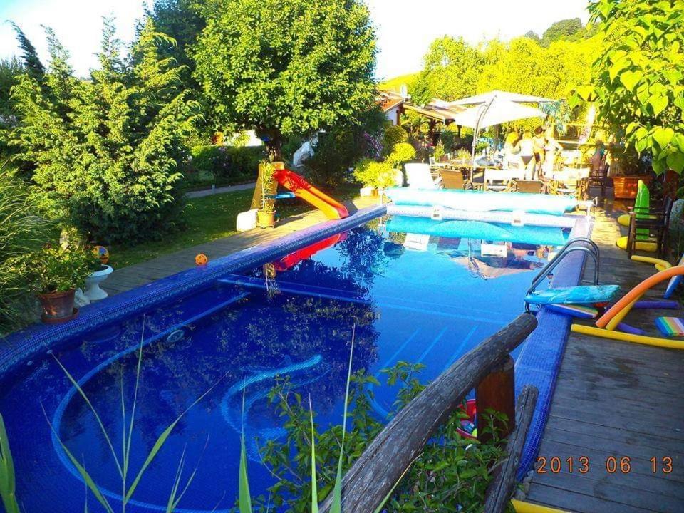 Holiday Vendeghaz Es Szabadidokert Jardanhaza Εξωτερικό φωτογραφία