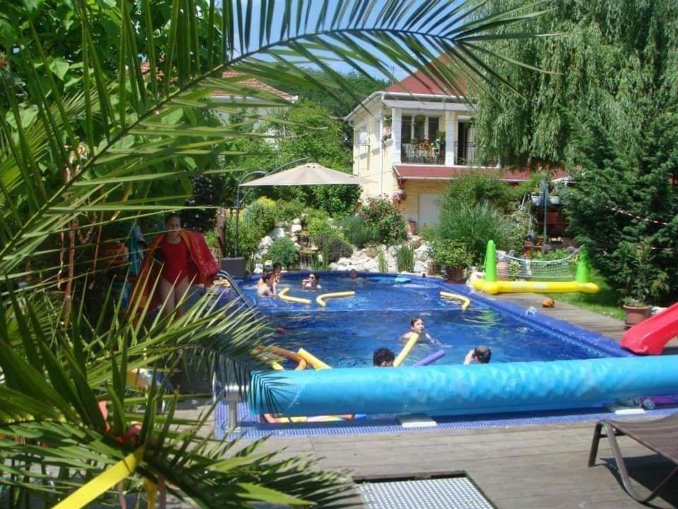 Holiday Vendeghaz Es Szabadidokert Jardanhaza Εξωτερικό φωτογραφία