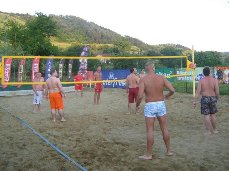 Holiday Vendeghaz Es Szabadidokert Jardanhaza Εξωτερικό φωτογραφία